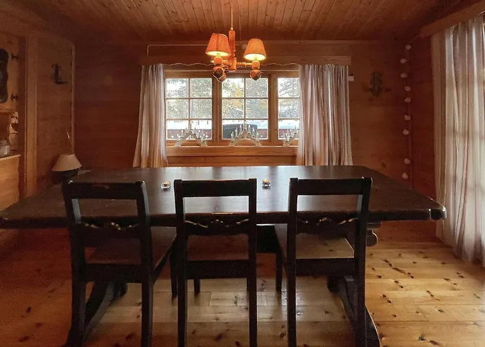 Dom wakacyjny 5 Bedroom Pet Friendly In *